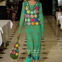 Anna Sui Rainbow 3D Floral Hand Crochet Bag -Anna Sui Store sui ss22 look12 scaled